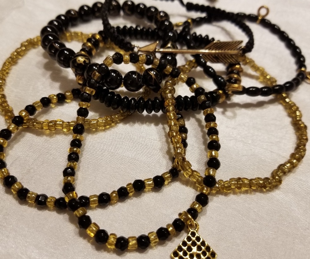 Handmade bracelets - Picture 4 of 5